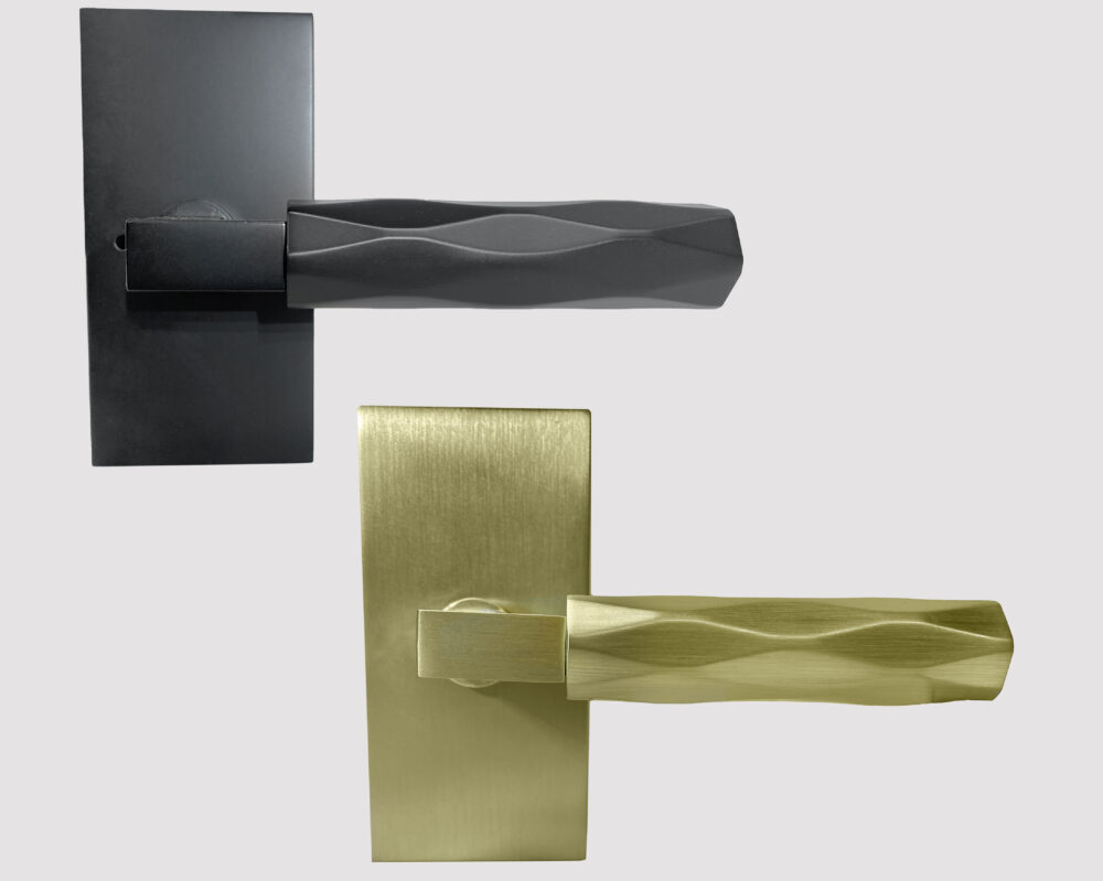 Diamond Backplate Door Handle Lever Set with Rectangular 5 inch Backplate Satin  Brass / Black - GTA Door Hardware